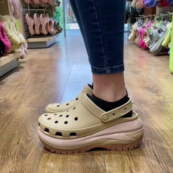 Crocs Unisex-Adult Mega Crush Clog Women Size 6 - Picture 3 of 10